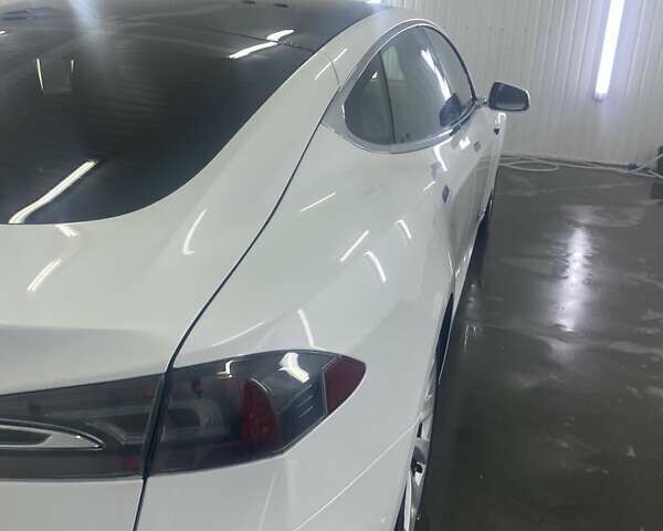 Білий Тесла Модель С, об'ємом двигуна 0 л та пробігом 52 тис. км за 29000 $, фото 8 на Automoto.ua