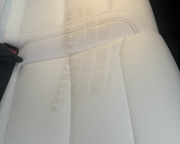 Білий Тесла Модель С, об'ємом двигуна 0 л та пробігом 154 тис. км за 30000 $, фото 28 на Automoto.ua