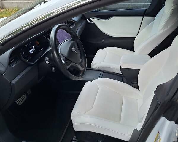 Белый Тесла Модель С, объемом двигателя 0 л и пробегом 139 тыс. км за 27700 $, фото 20 на Automoto.ua