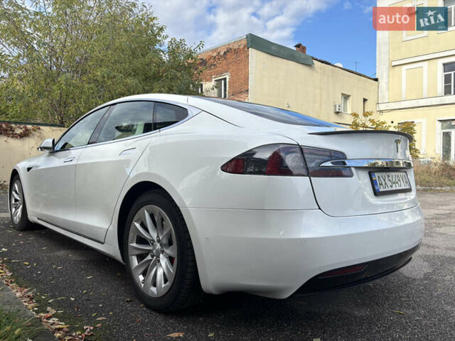 Белый Тесла Модель С, объемом двигателя 0 л и пробегом 85 тыс. км за 29500 $, фото 11 на Automoto.ua
