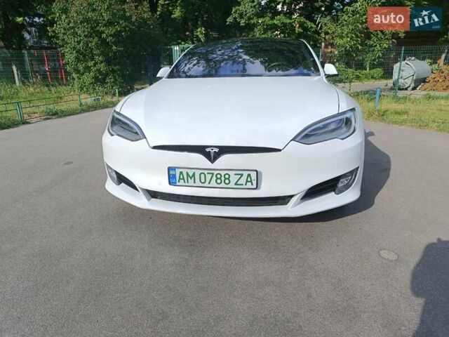 Белый Тесла Модель С, объемом двигателя 0 л и пробегом 147 тыс. км за 28200 $, фото 5 на Automoto.ua