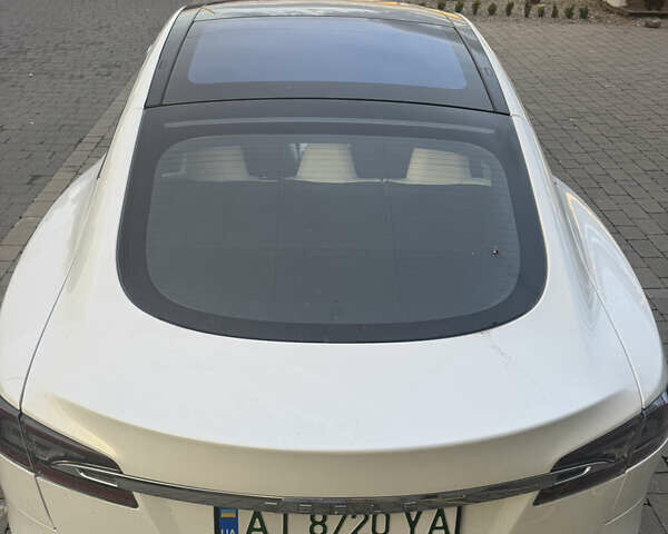 Белый Тесла Модель С, объемом двигателя 0 л и пробегом 154 тыс. км за 28000 $, фото 3 на Automoto.ua