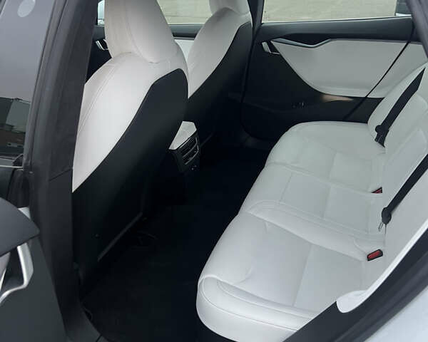 Белый Тесла Модель С, объемом двигателя 0 л и пробегом 149 тыс. км за 24900 $, фото 17 на Automoto.ua