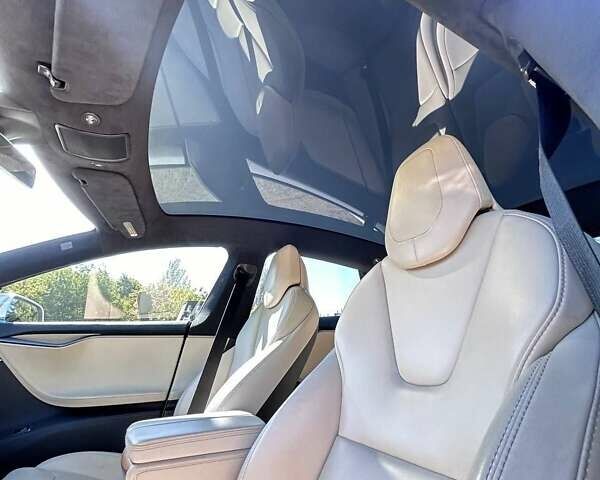 Белый Тесла Модель С, объемом двигателя 0 л и пробегом 30 тыс. км за 35000 $, фото 12 на Automoto.ua