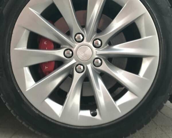 Белый Тесла Модель С, объемом двигателя 0 л и пробегом 55 тыс. км за 25000 $, фото 7 на Automoto.ua