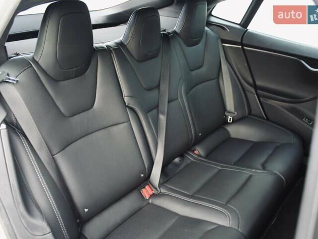 Белый Тесла Модель С, объемом двигателя 0 л и пробегом 117 тыс. км за 29700 $, фото 21 на Automoto.ua