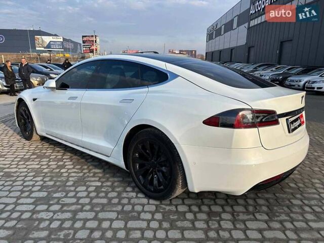 Белый Тесла Модель С, объемом двигателя 0 л и пробегом 121 тыс. км за 29990 $, фото 8 на Automoto.ua