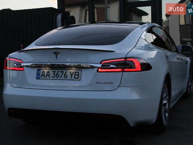 Білий Тесла Модель С, об'ємом двигуна 0 л та пробігом 118 тис. км за 29700 $, фото 9 на Automoto.ua