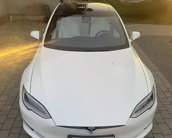Білий Тесла Модель С, об'ємом двигуна 0 л та пробігом 154 тис. км за 30000 $, фото 7 на Automoto.ua