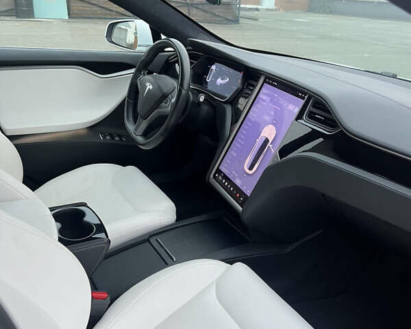 Белый Тесла Модель С, объемом двигателя 0 л и пробегом 149 тыс. км за 24900 $, фото 25 на Automoto.ua