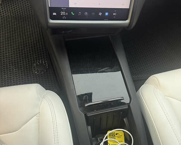 Белый Тесла Модель С, объемом двигателя 0 л и пробегом 154 тыс. км за 28000 $, фото 15 на Automoto.ua