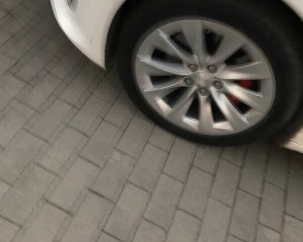 Белый Тесла Модель С, объемом двигателя 0 л и пробегом 55 тыс. км за 25000 $, фото 4 на Automoto.ua