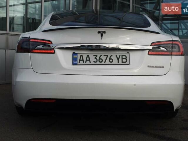 Белый Тесла Модель С, объемом двигателя 0 л и пробегом 117 тыс. км за 29700 $, фото 9 на Automoto.ua