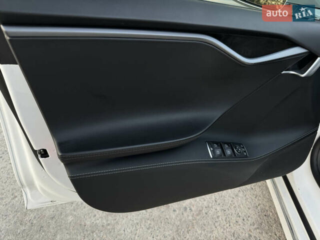 Белый Тесла Модель С, объемом двигателя 0 л и пробегом 69 тыс. км за 29900 $, фото 15 на Automoto.ua