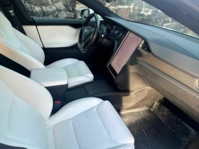 Білий Тесла Модель С, об'ємом двигуна 0 л та пробігом 48 тис. км за 17000 $, фото 4 на Automoto.ua