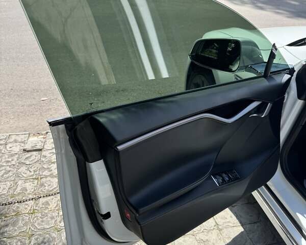 Тесла Модель С 2020 у Дніпро (Дніпропетровську) на Automoto.ua Білий Тесла Модель С, об'ємом двигуна 0 л та пробігом 59 тис. км за 35500 $, фото 11 на Automoto.ua