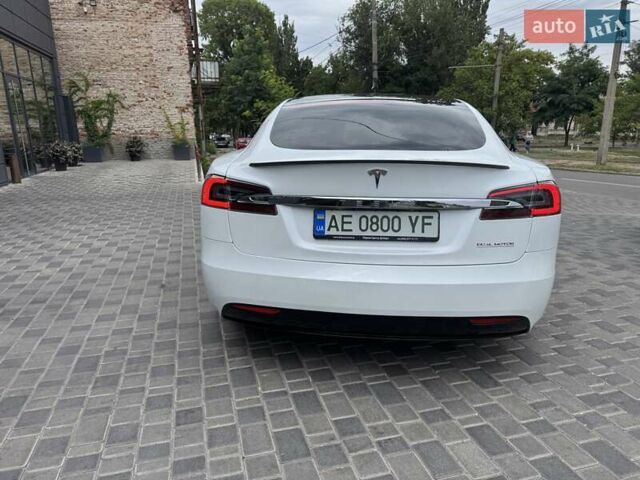 Белый Тесла Модель С, объемом двигателя 0 л и пробегом 59 тыс. км за 35500 $, фото 6 на Automoto.ua
