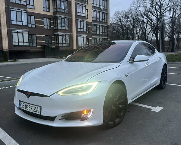 Білий Тесла Модель С, об'ємом двигуна 0 л та пробігом 160 тис. км за 33000 $, фото 2 на Automoto.ua