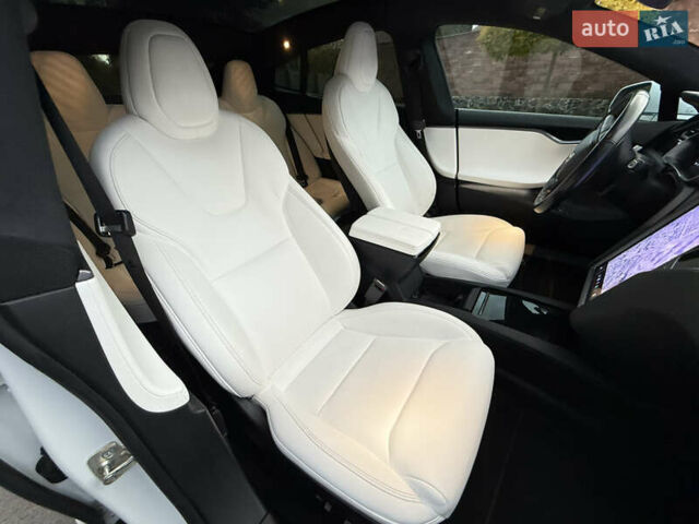 Білий Тесла Модель С, об'ємом двигуна 0 л та пробігом 120 тис. км за 25800 $, фото 21 на Automoto.ua