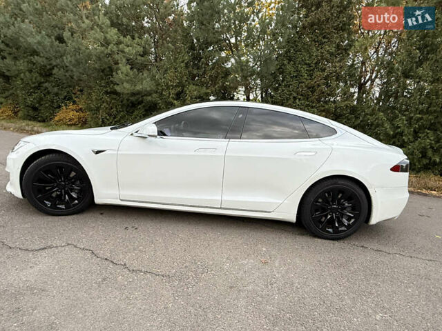 Білий Тесла Модель С, об'ємом двигуна 0 л та пробігом 120 тис. км за 25800 $, фото 10 на Automoto.ua
