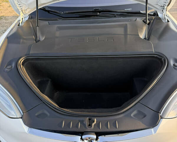 Тесла Модель С 2020 у Івано-Франківську на Automoto.ua Білий Тесла Модель С, об'ємом двигуна 0 л та пробігом 49 тис. км за 27900 $, фото 8 на Automoto.ua