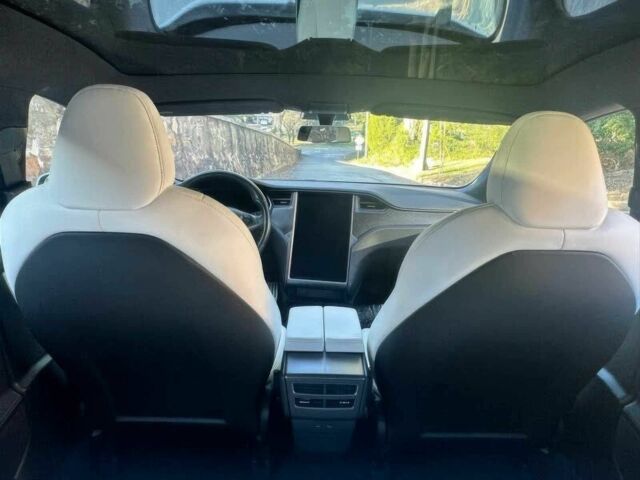 Білий Тесла Модель С, об'ємом двигуна 0 л та пробігом 48 тис. км за 17000 $, фото 11 на Automoto.ua