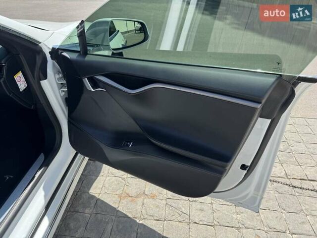 Тесла Модель С 2020 у Дніпро (Дніпропетровську) на Automoto.ua Білий Тесла Модель С, об'ємом двигуна 0 л та пробігом 59 тис. км за 35500 $, фото 12 на Automoto.ua
