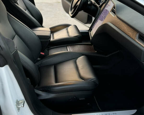 Белый Тесла Модель С, объемом двигателя 0 л и пробегом 69 тыс. км за 29900 $, фото 14 на Automoto.ua