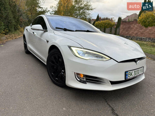 Білий Тесла Модель С, об'ємом двигуна 0 л та пробігом 120 тис. км за 25800 $, фото 4 на Automoto.ua
