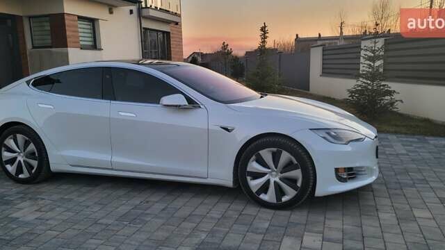 Белый Тесла Модель С, объемом двигателя 0 л и пробегом 65 тыс. км за 28500 $, фото 11 на Automoto.ua