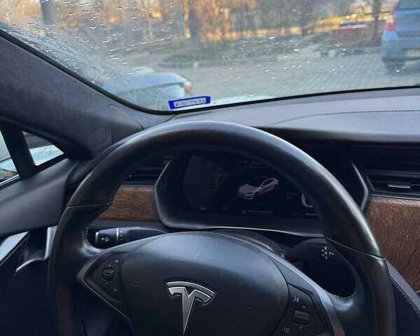 Белый Тесла Модель С, объемом двигателя 0 л и пробегом 160 тыс. км за 35699 $, фото 18 на Automoto.ua