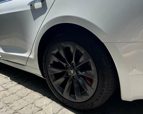 Тесла Модель С 2020 у Дніпро (Дніпропетровську) на Automoto.ua Білий Тесла Модель С, об'ємом двигуна 0 л та пробігом 59 тис. км за 35500 $, фото 6 на Automoto.ua