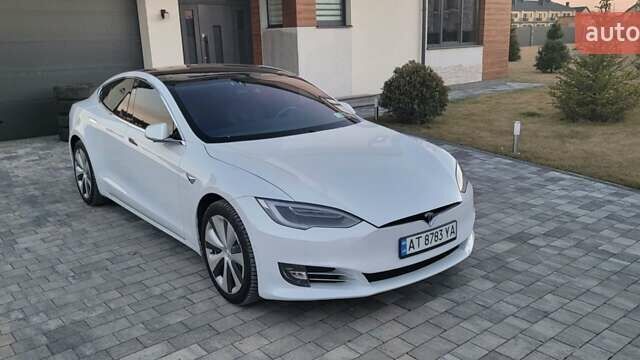 Белый Тесла Модель С, объемом двигателя 0 л и пробегом 65 тыс. км за 28500 $, фото 9 на Automoto.ua