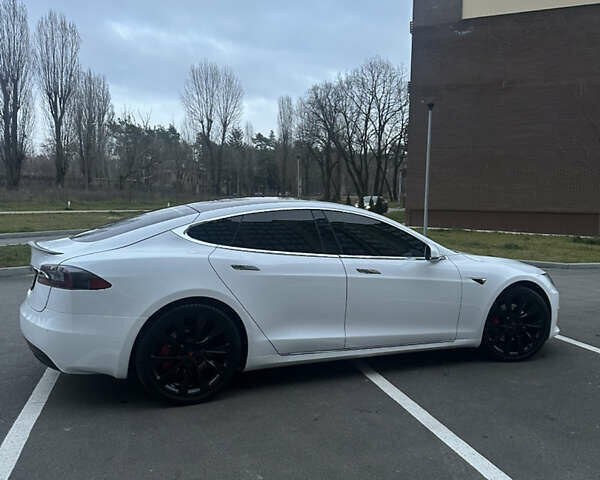 Білий Тесла Модель С, об'ємом двигуна 0 л та пробігом 160 тис. км за 33000 $, фото 8 на Automoto.ua