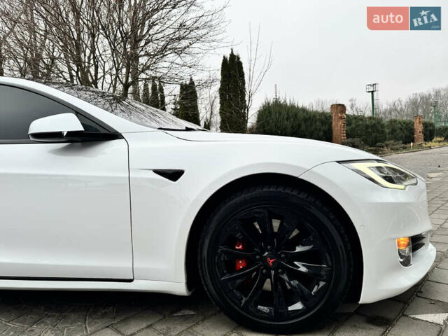 Белый Тесла Модель С, объемом двигателя 0 л и пробегом 53 тыс. км за 33999 $, фото 11 на Automoto.ua