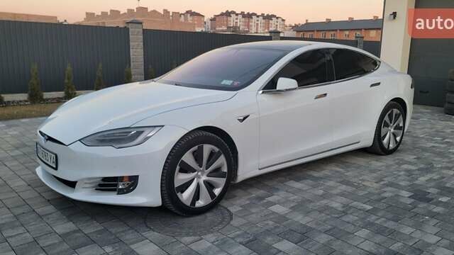 Белый Тесла Модель С, объемом двигателя 0 л и пробегом 65 тыс. км за 28500 $, фото 7 на Automoto.ua