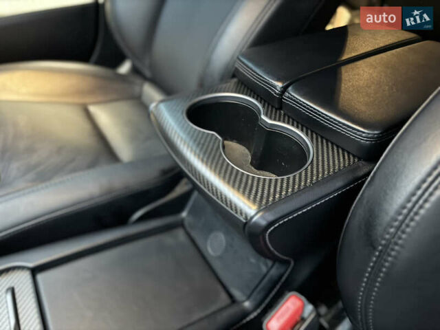 Белый Тесла Модель С, объемом двигателя 0 л и пробегом 104 тыс. км за 31500 $, фото 7 на Automoto.ua