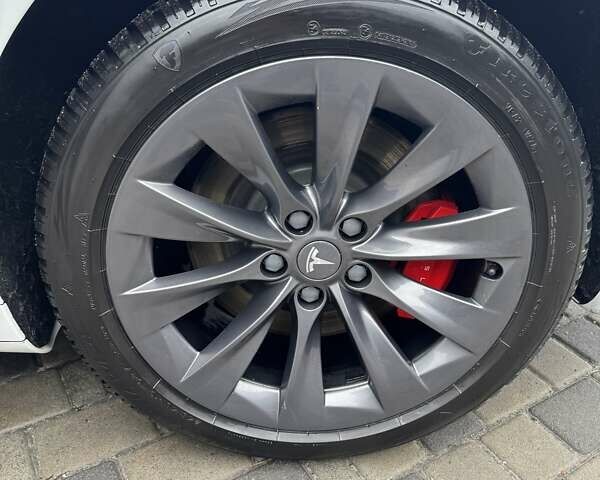Білий Тесла Модель С, об'ємом двигуна 0 л та пробігом 65 тис. км за 31500 $, фото 12 на Automoto.ua