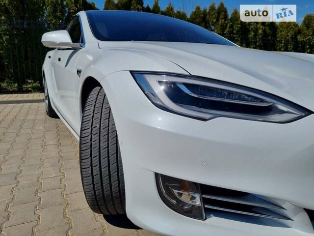 Білий Тесла Модель С, об'ємом двигуна 0 л та пробігом 50 тис. км за 39990 $, фото 7 на Automoto.ua