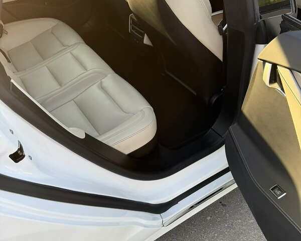 Тесла Модель С 2020 у Івано-Франківську на Automoto.ua Білий Тесла Модель С, об'ємом двигуна 0 л та пробігом 49 тис. км за 27900 $, фото 4 на Automoto.ua