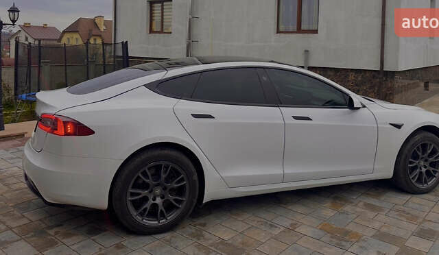 Белый Тесла Модель С, объемом двигателя 0 л и пробегом 20 тыс. км за 42000 $, фото 28 на Automoto.ua