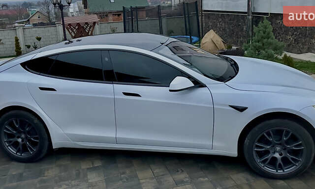 Белый Тесла Модель С, объемом двигателя 0 л и пробегом 20 тыс. км за 42000 $, фото 25 на Automoto.ua