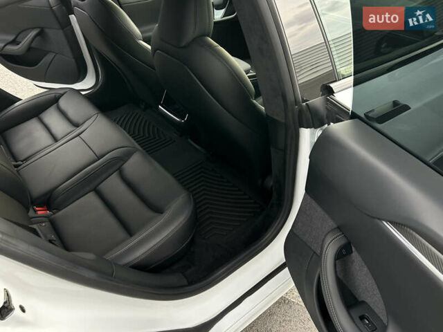 Тесла Модель С 2021 у Львові на Automoto.ua Білий Тесла Модель С, об'ємом двигуна 0 л та пробігом 49 тис. км за 41900 $, фото 15 на Automoto.ua