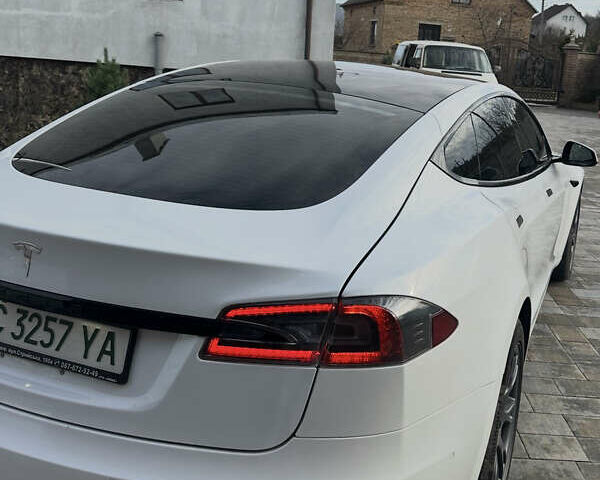 Белый Тесла Модель С, объемом двигателя 0 л и пробегом 20 тыс. км за 42000 $, фото 9 на Automoto.ua