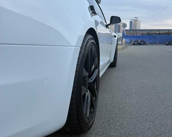 Білий Тесла Модель С, об'ємом двигуна 0 л та пробігом 51 тис. км за 49999 $, фото 12 на Automoto.ua