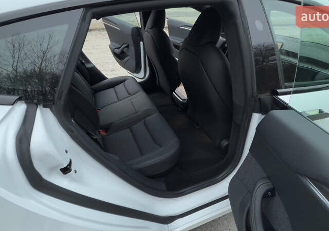 Белый Тесла Модель С, объемом двигателя 0 л и пробегом 42 тыс. км за 35500 $, фото 16 на Automoto.ua