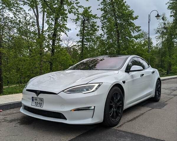 Білий Тесла Модель С, об'ємом двигуна 0 л та пробігом 99 тис. км за 42000 $, фото 2 на Automoto.ua