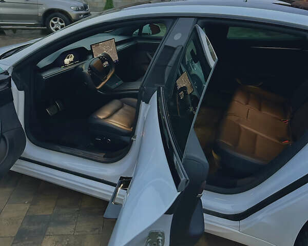 Белый Тесла Модель С, объемом двигателя 0 л и пробегом 20 тыс. км за 42000 $, фото 16 на Automoto.ua