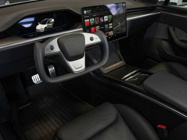 Белый Тесла Модель С, объемом двигателя 0 л и пробегом 25 тыс. км за 33300 $, фото 7 на Automoto.ua