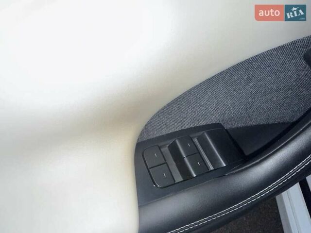 Білий Тесла Модель С, об'ємом двигуна 0 л та пробігом 51 тис. км за 49999 $, фото 36 на Automoto.ua